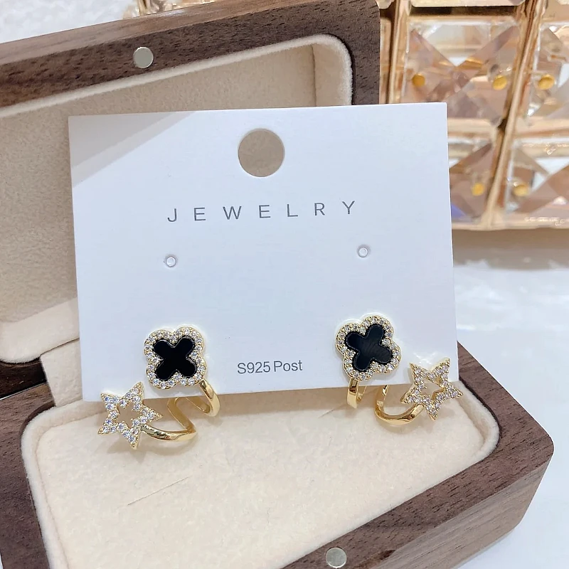 black-clover-star-earrings_1320_qi5m.webp