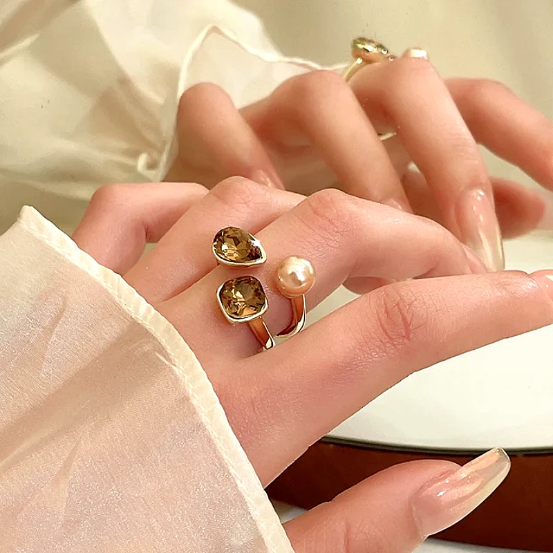 brown-stone-pearl-ring_1320_ifvl.webp