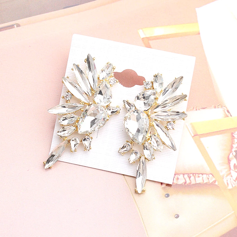 crystal-wing-statement-earrings_1320_25m9.webp