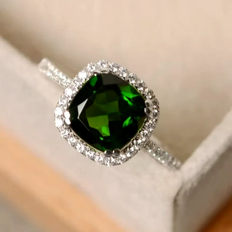 green-square-halo-ring_1320_5ghc.webp