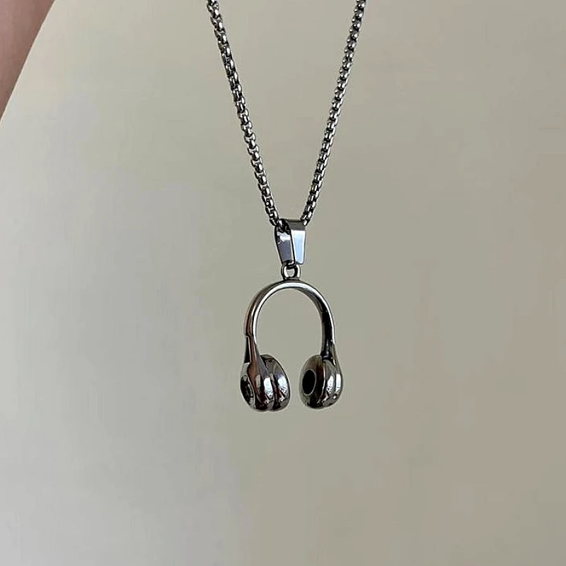 headphone-pendant-chain-necklace_1320_po1c.webp