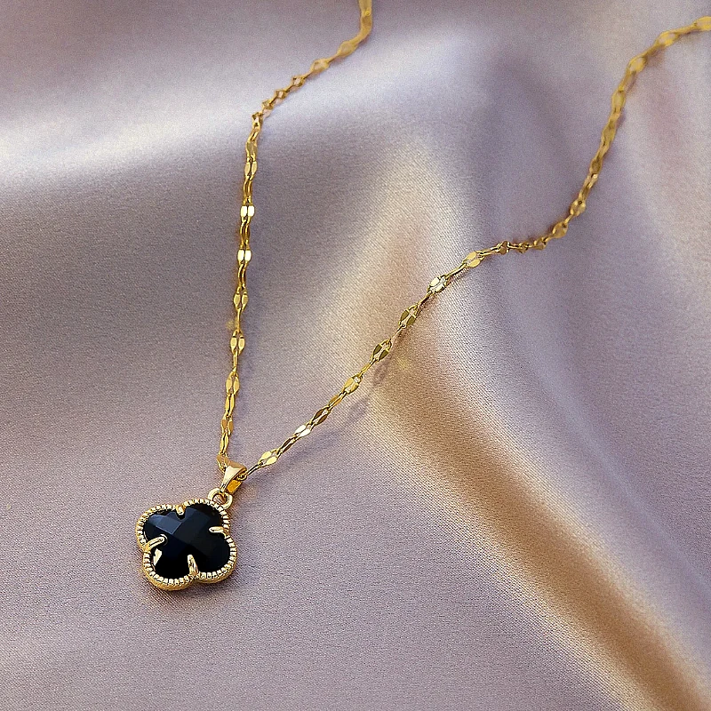 Luxury Black Clover Pendant Necklace