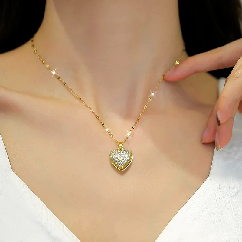 luxury-gold-heart-pearl-necklace_1320_oyai.webp
