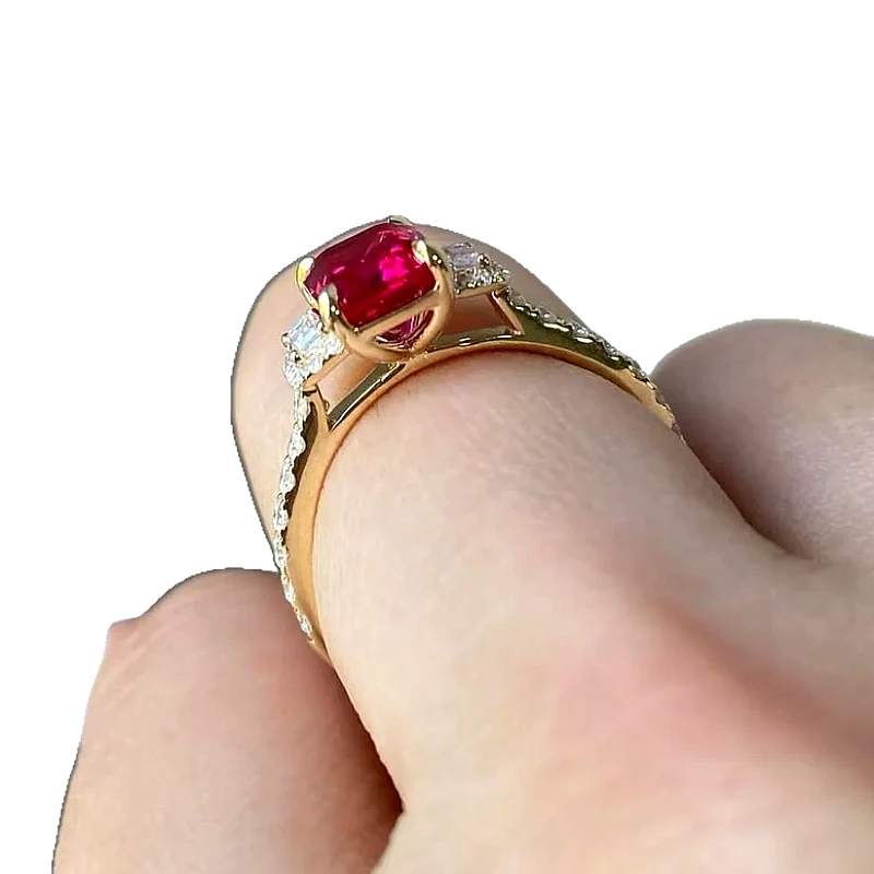 luxury-hot-pink-diamond-gold-ring_1320_odex.webp