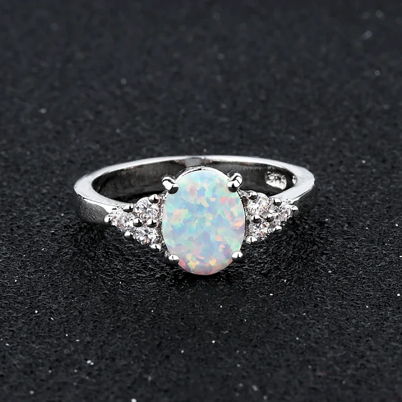 natural-stone-diamonds-silver-ring_1320_7q1e.webp