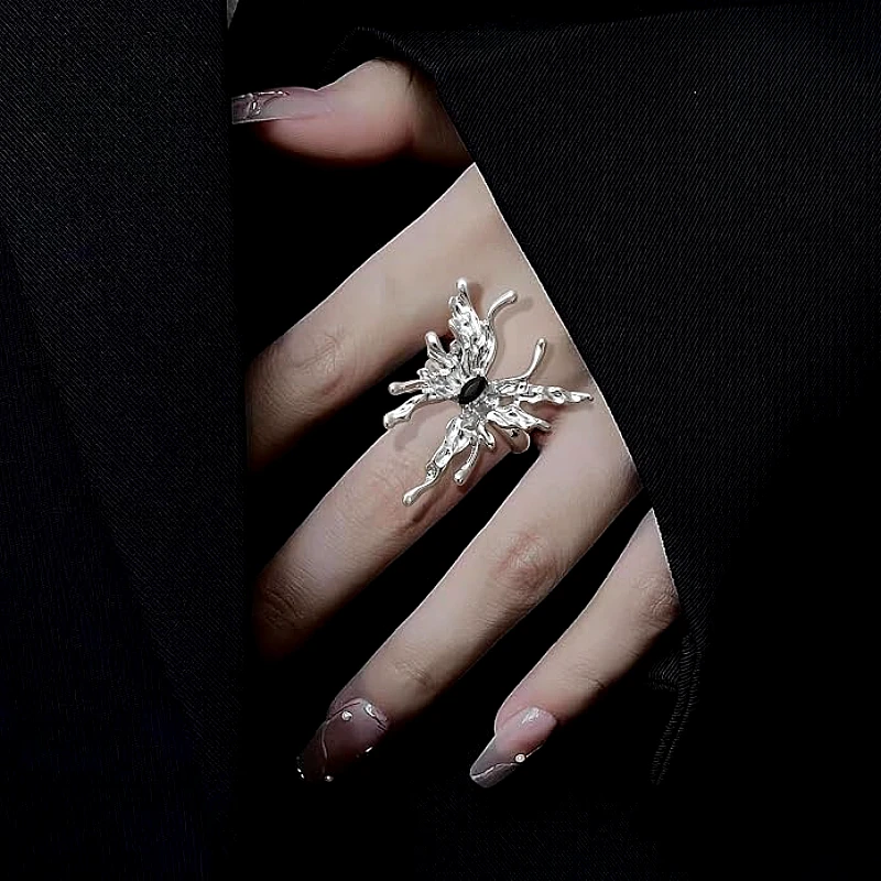 silver-butterfly-statement-ring_1320_pngi.webp